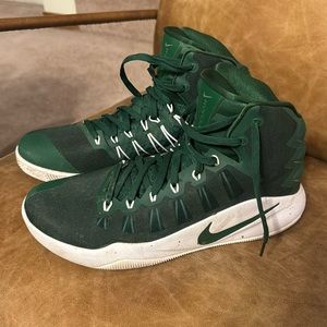 Men’s size 14 green Nike 2016 Hyperdunk